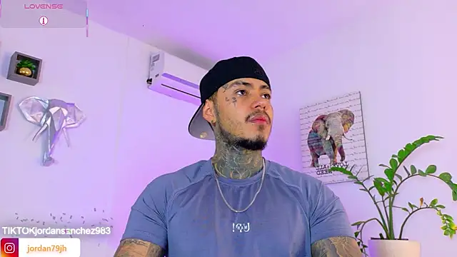 JordanSmiith  online show from 06-08-26, 08:09