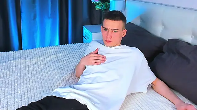 Kevin Kesi online show from 02-05-25, 01:11