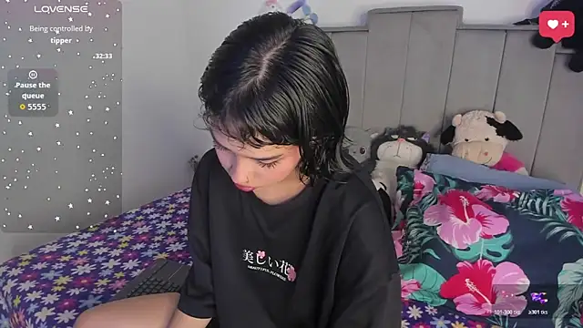 Snapshot of chloe_watson_ chatting on 06-23-26, 07:34 chloe watson online show from 06-23-26, 07:34