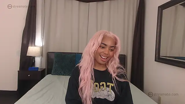 Snapshot of RobynKnight chatting on 02-18-26, 03:02 RobynKnight online show from 02-18-26, 03:02