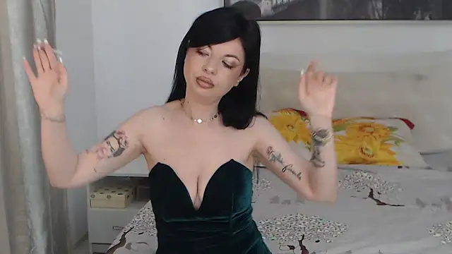 Snapshot of naughtymommy666 chatting on 06-04-26, 01:17 naughtymommy666 online show from 06-04-26, 01:17