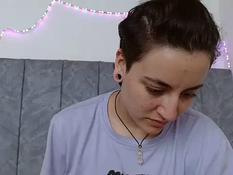 linda 33 online show from 09-15-25, 04:51