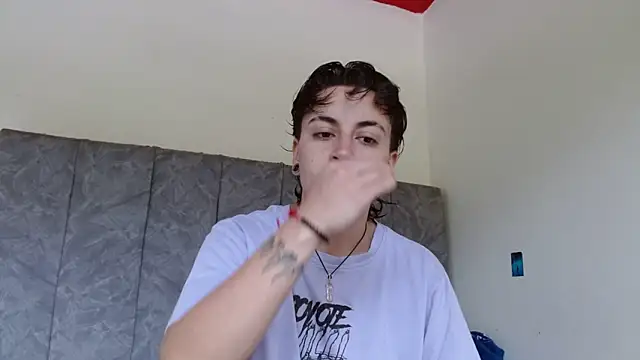 linda 33 online show from 11-17-25, 02:56