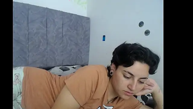 linda 33 online show from 11-27-25, 01:57