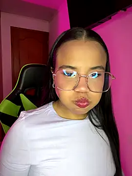 leila 22 online show from 09-16-25, 06:25