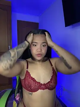 leila 22 online show from 02-15-26, 07:16