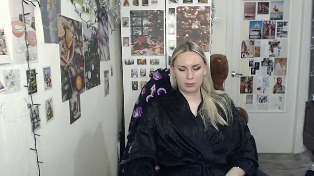 CapriScorpion online show from 12-24-24, 04:30