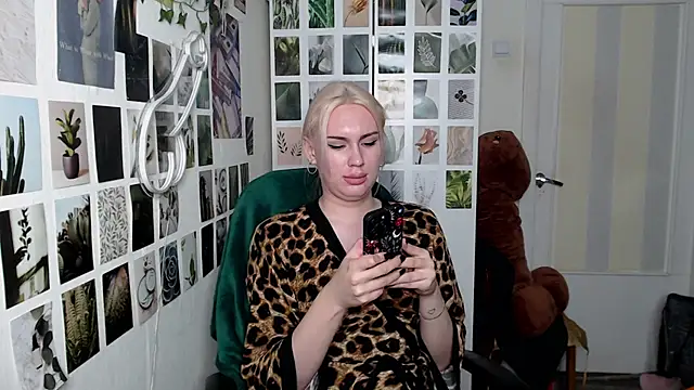 CapriScorpion online show from 10-12-25, 12:15