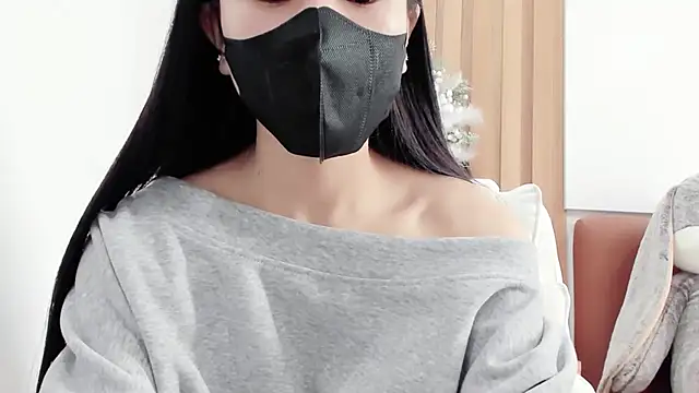 Lita-Julia online show from 03-20-25, 04:40