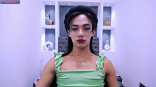 Snapshot of KatrinaQueen1 chatting on 02-19-25, 09:03 KatrinaQueen1 online show from 02-19-25, 09:03