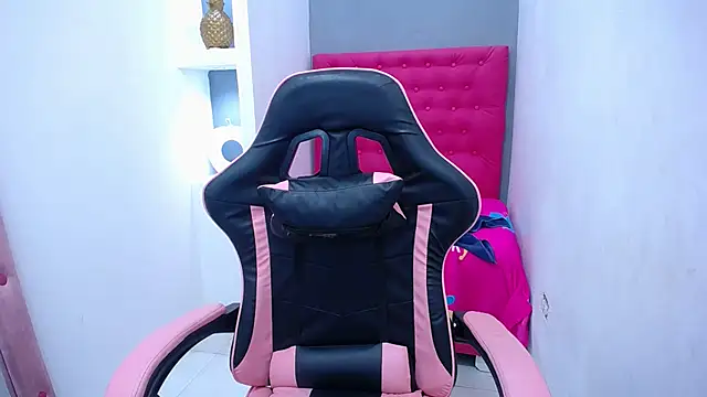 KatrinaQueen1 online show from 01-12-26, 10:04