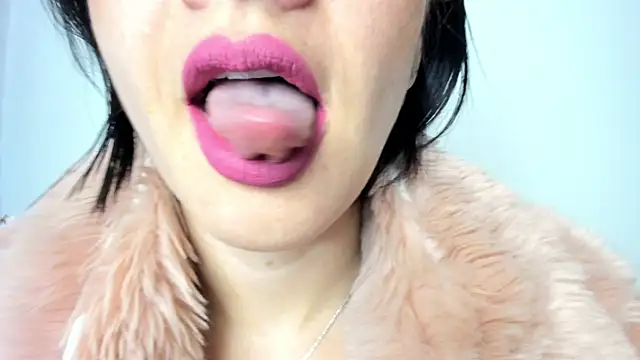 queen fetish online show from 12-17-24, 10:34