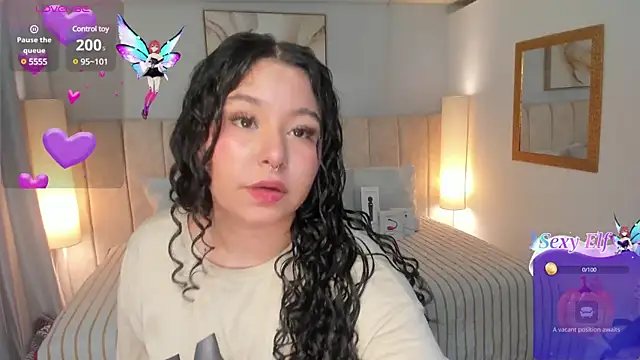 Snapshot of Atenea_cuteee chatting on 01-11-25, 02:20 Atenea cuteee online show from 01-11-25, 02:20