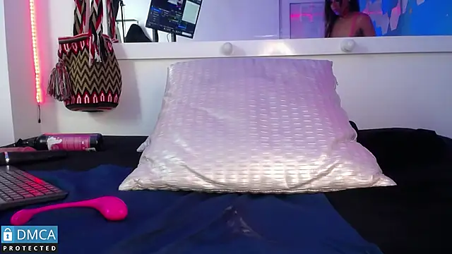 Snapshot of CarolRodriguez_ chatting on 01-25-25, 10:39 CarolRodriguez online show from 01-25-25, 10:39
