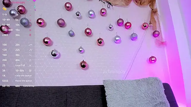 artmiaa online show from 12-22-25, 01:41