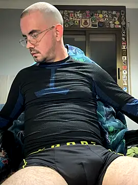 Snapshot of S921993 chatting on 10-13-25, 08:42 S921993 online show from 10-13-25, 08:42