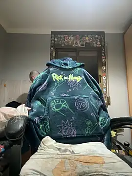 Snapshot of S921993 chatting on 10-16-25, 08:43 S921993 online show from 10-16-25, 08:43