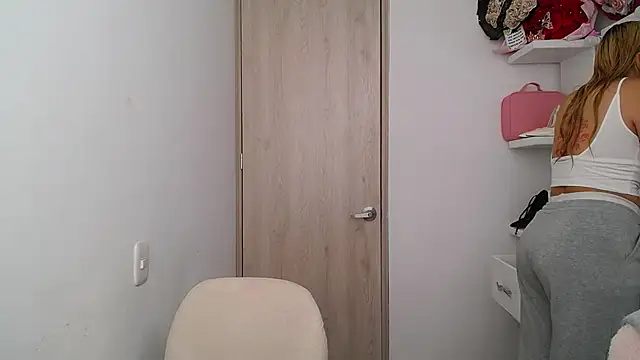 Barbie girl 69 online show from 06-16-26, 05:59