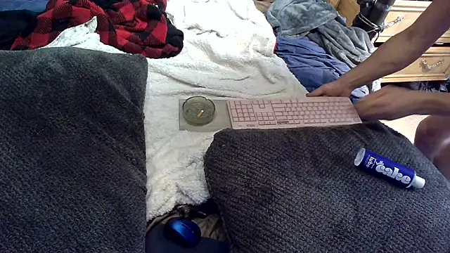 cdressupdiva online show from 12-14-24, 12:01