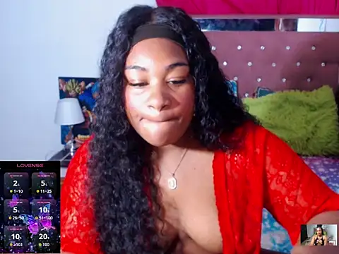 Snapshot of the_pearl199 chatting on 04-28-26, 04:28 the pearl199 online show from 04-28-26, 04:28