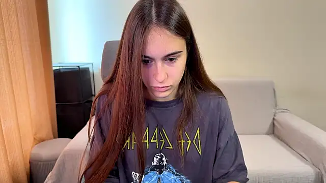 Snapshot of AliceKolltt chatting on 10-03-25, 10:23 AliceKolltt online show from 10-03-25, 10:23
