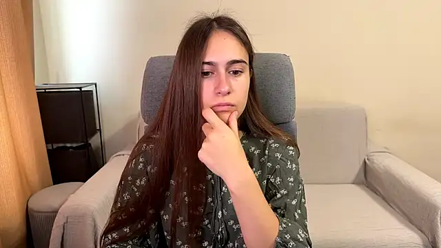 Snapshot of AliceKolltt chatting on 10-17-25, 07:44 AliceKolltt online show from 10-17-25, 07:44