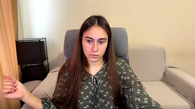 Snapshot of AliceKolltt chatting on 10-19-25, 12:17 AliceKolltt online show from 10-19-25, 12:17