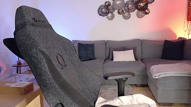 angela 88 online show from 02-25-25, 07:36