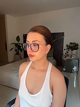 EmaSaenz online show from 02-20-26, 05:57