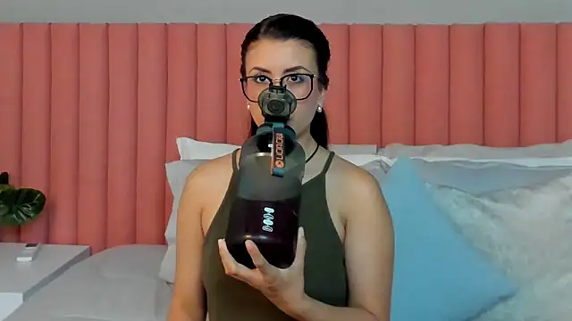 EmaSaenz online show from 04-01-26, 07:00