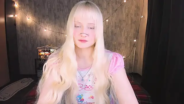 MariaMango online show from 11-23-25, 12:10