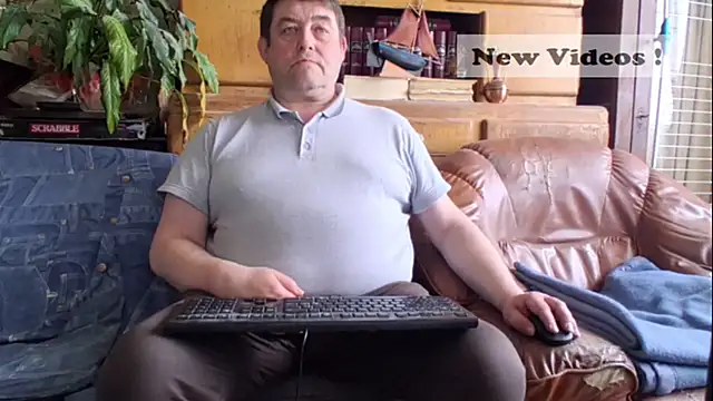 Snapshot of sympatrique chatting on 05-04-26, 04:25 sympatrique online show from 05-04-26, 04:25