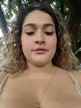 Sara smiiith211 online show from 12-04-25, 07:11