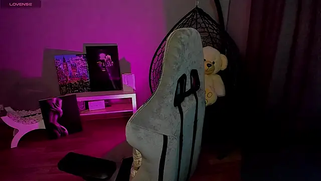 lily williamss online show from 01-23-25, 03:05