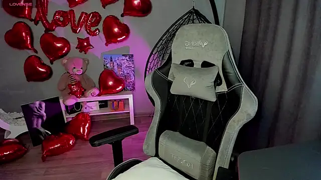 lily williamss online show from 02-20-25, 03:01