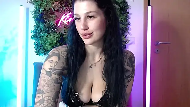 KiraKane1 online show from 01-04-25, 06:09