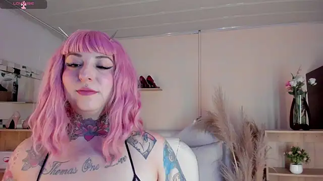 Cattleya monroe online show from 01-03-25, 12:52