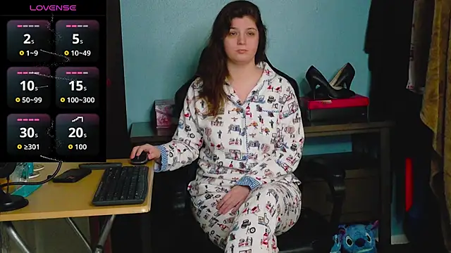 TreeJeanne online show from 11-21-25, 02:43