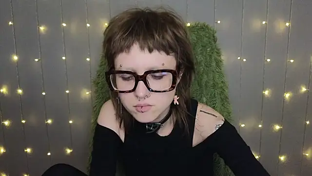 Snapshot of kortny_yo chatting on 12-08-24, 05:01 kortny yo online show from 12-08-24, 05:01