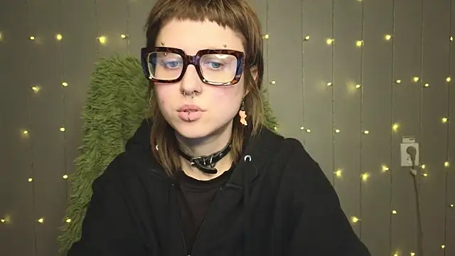 Snapshot of kortny_yo chatting on 01-25-25, 08:42 kortny yo online show from 01-25-25, 08:42