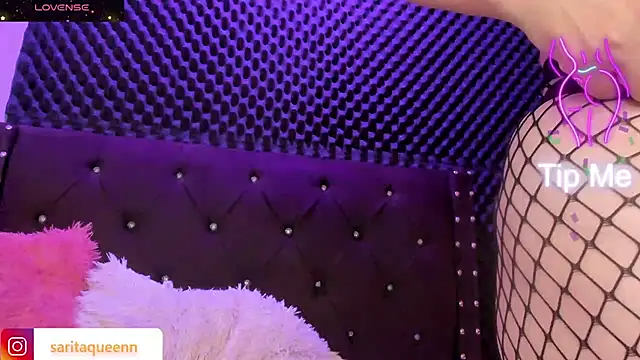 Snapshot of saara_queen_ chatting on 01-18-25, 07:04 saara queen online show from 01-18-25, 07:04