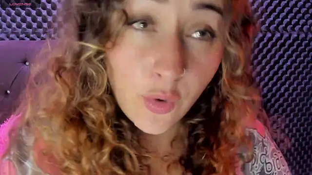 Snapshot of saara_queen_ chatting on 02-11-25, 03:29 saara queen online show from 02-11-25, 03:29