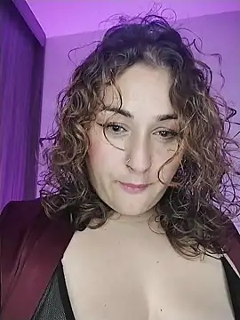 Snapshot of saara_queen_ chatting on 11-02-25, 05:10 saara queen online show from 11-02-25, 05:10