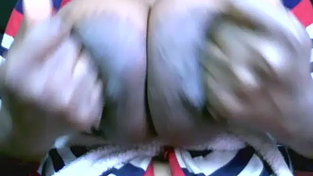 Snapshot of Bustypillows chatting on 09-14-25, 05:28 Bustypillows online show from 09-14-25, 05:28