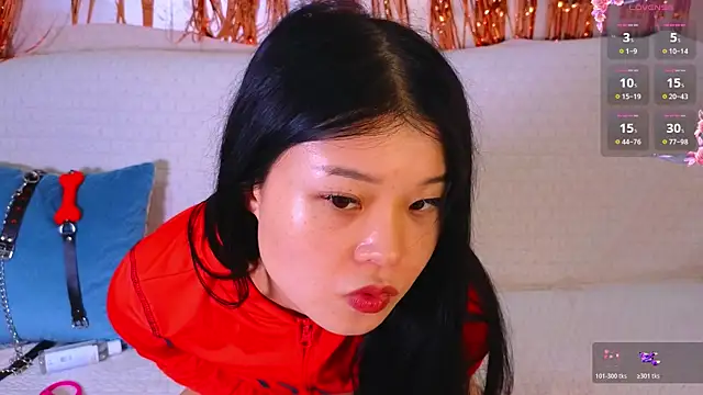 Tina Kim  online show from 06-12-26, 09:19