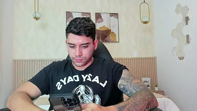 Mike montoya1 online show from 10-09-25, 09:57