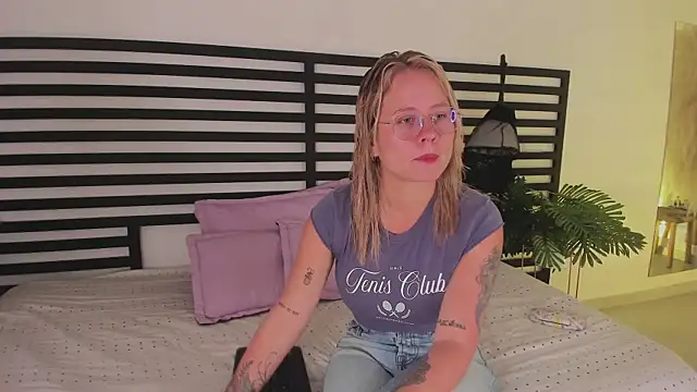 stefanny ruiz  online show from 01-14-25, 12:45