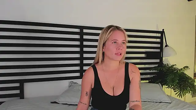 stefanny ruiz  online show from 02-06-25, 12:26