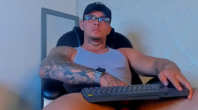 NoahhBrown online show from 02-13-25, 06:20