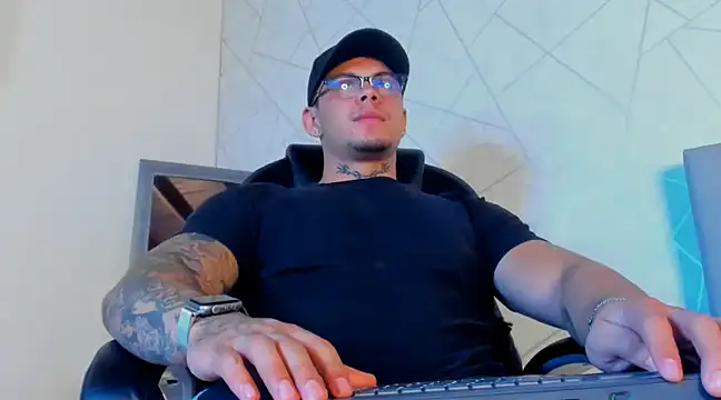 NoahhBrown online show from 02-17-25, 12:32